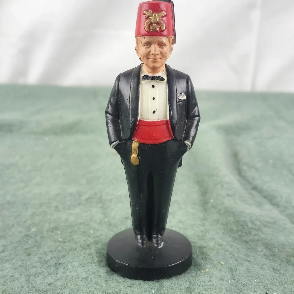 Vintage 1962 Masons Shriner Plastic ‎ Figure Dashboard Car Magnet 5.75 Inch Tall
